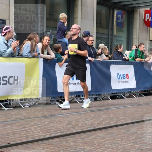 13.09.2026 - 21. swb-Marathon Bremen Strokosch-Dieckow http://msf.ph/oto/10304505 13.09.2026 10:52:34 Ziel 10193, 10304, 10339, 10652, 10714, 10734, 10827, 10863, 10906, 11002, 11038, 11144, 11238, 11282, 11362, 11386, 11575, 11597, 11766, 12019, 12338, 12369, 12399, 10761, 10812, 10906, 10958, 11109, 11350, 11371, 11604, 11605, 11610, 11669, 12319, 12361, 12439, 12533, 13578 meine-sportfotos.de