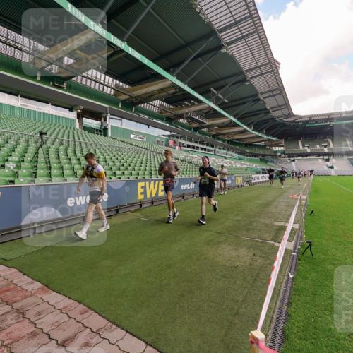 13.09.2026 - 21. swb-Marathon Bremen Michael Burmester http://msf.ph/oto/10304509 13.09.2026 12:52:12 Laufen im Stadion 102, 107, 235, 335, 683, 734, 771, 792, 863, 1033, 1043, 1125, 1146, 1162, 1232, 1252, 1297, 1455, 1492, 1510, 1542, 1613, 1646, 1955, 1970, 2007, 2008, 2043, 2203, 2295, 2350, 2442, 2444, 2447, 2480, 2498, 2759, 2767, 2847, 3085, 3149, 3236, 3336, 3440, 3448, 3484, 3566, 3703, 3808, 3830, 3899, 3959, 3988, 4023, 4165, 4283, 4429, 4473, 4475, 4559, 4571, 4573, 4582, 4605, 4651, 4727, 4781, 4782, 4895, 5079, 5168, 5379, 5521, 5696, 6274, 8033, 8798 meine-sportfotos.de