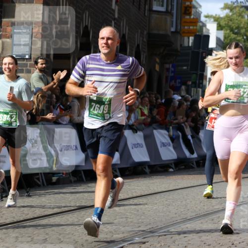 13.09.2026 - 21. swb-Marathon Bremen Strokosch-Dieckow http://msf.ph/oto/10304512 13.09.2026 13:30:06 Ziel 109, 124, 454, 716, 1073, 1173, 1581, 1861, 2289, 3320, 3618, 3667, 3908, 4115, 4524, 4575, 4576, 6006, 6127, 6725, 6930, 7079, 7093, 7384, 7884, 8267, 8481, 8594, 8612, 8771, 8899, 9049, 9534, 9747, 9770, 10013, 13031, 881, 1909, 1938, 2265, 2364, 2900, 4763, 5615, 6942, 7184, 7609, 7932, 7966, 8105, 8115, 8441, 8494, 9015, 9412, 9529 meine-sportfotos.de