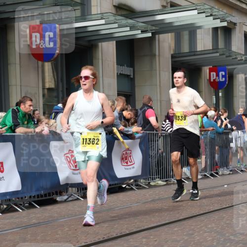 13.09.2026 - 21. swb-Marathon Bremen Strokosch-Dieckow http://msf.ph/oto/10304524 13.09.2026 10:52:35 Ziel 10193, 10304, 10339, 10652, 10714, 10734, 10827, 10863, 11002, 11038, 11144, 11238, 11282, 11362, 11386, 11575, 11597, 11766, 12019, 12338, 12369, 12399, 10761, 10812, 10906, 10958, 11109, 11350, 11371, 11604, 11605, 11610, 11669, 12319, 12361, 12439, 12533 meine-sportfotos.de