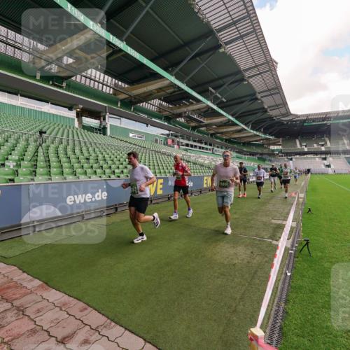 13.09.2026 - 21. swb-Marathon Bremen Michael Burmester http://msf.ph/oto/10304533 13.09.2026 12:52:29 Laufen im Stadion 102, 107, 235, 683, 734, 755, 792, 863, 985, 987, 1033, 1043, 1056, 1125, 1146, 1162, 1232, 1252, 1297, 1455, 1492, 1528, 1542, 1646, 1704, 1955, 2007, 2008, 2043, 2203, 2350, 2447, 2480, 2498, 2759, 2767, 2820, 2847, 2858, 3085, 3149, 3236, 3336, 3362, 3440, 3448, 3566, 3703, 3830, 3899, 3988, 4165, 4283, 4429, 4475, 4571, 4573, 4582, 4605, 4651, 4727, 4781, 4782, 4895, 5079, 5168, 5379, 5521, 6274, 8033, 8798 meine-sportfotos.de