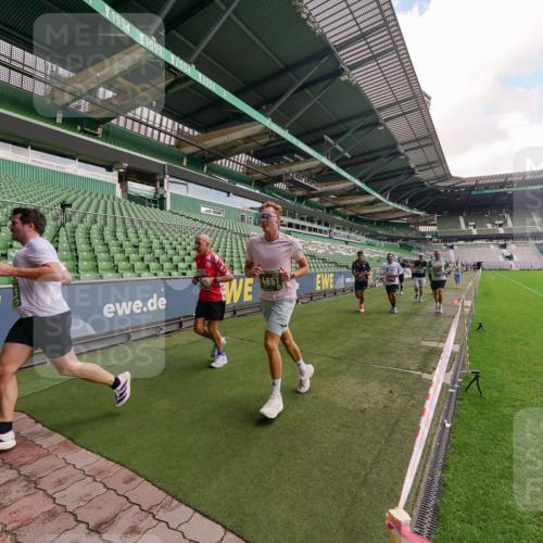 13.09.2026 - 21. swb-Marathon Bremen Michael Burmester http://msf.ph/oto/10304535 13.09.2026 12:52:29 Laufen im Stadion 102, 107, 235, 683, 734, 755, 792, 863, 985, 987, 1033, 1043, 1056, 1125, 1146, 1162, 1232, 1252, 1297, 1455, 1492, 1528, 1542, 1646, 1704, 1955, 2007, 2008, 2043, 2203, 2350, 2447, 2480, 2498, 2759, 2767, 2820, 2847, 2858, 3085, 3149, 3236, 3336, 3362, 3440, 3448, 3566, 3703, 3830, 3899, 3988, 4165, 4283, 4429, 4475, 4571, 4573, 4582, 4605, 4651, 4727, 4781, 4782, 4895, 5079, 5168, 5379, 5521, 6274, 8033, 8798 meine-sportfotos.de