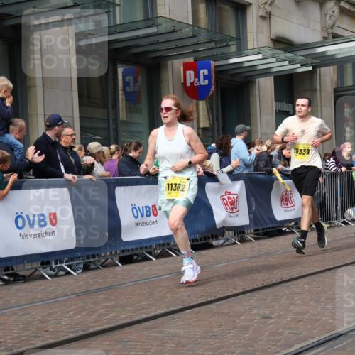 13.09.2026 - 21. swb-Marathon Bremen Strokosch-Dieckow http://msf.ph/oto/10304541 13.09.2026 10:52:35 Ziel 10193, 10304, 10339, 10652, 10714, 10734, 10827, 10863, 11002, 11038, 11144, 11238, 11282, 11362, 11386, 11575, 11597, 11766, 12019, 12338, 12369, 12399, 10761, 10812, 10906, 10958, 11109, 11350, 11371, 11604, 11605, 11610, 11669, 12319, 12361, 12439, 12533 meine-sportfotos.de