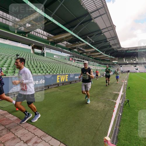 13.09.2026 - 21. swb-Marathon Bremen Michael Burmester http://msf.ph/oto/10304542 13.09.2026 12:52:32 Laufen im Stadion 102, 107, 145, 235, 683, 734, 755, 792, 863, 985, 987, 1033, 1043, 1056, 1125, 1146, 1162, 1232, 1252, 1297, 1445, 1455, 1492, 1528, 1542, 1646, 1664, 1704, 1955, 2007, 2008, 2043, 2203, 2350, 2447, 2480, 2498, 2759, 2767, 2820, 2847, 2858, 3085, 3149, 3236, 3336, 3362, 3440, 3448, 3566, 3703, 3830, 3899, 3988, 4165, 4283, 4429, 4475, 4571, 4573, 4582, 4605, 4651, 4727, 4781, 4782, 4895, 5079, 5168, 5379, 5521, 6274, 8798 meine-sportfotos.de