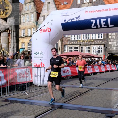 13.09.2026 - 21. swb-Marathon Bremen Tim E. http://msf.ph/oto/10304544 13.09.2026 10:48:22 Ziel 10142, 10316, 10329, 11058, 11193, 11360, 11735, 11781, 12278, 12354, 12487, 13620 meine-sportfotos.de