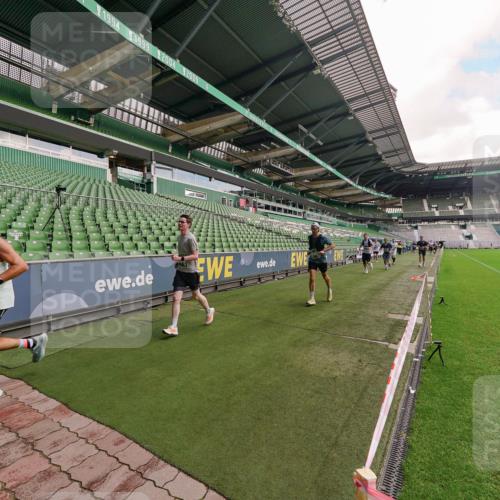13.09.2026 - 21. swb-Marathon Bremen Michael Burmester http://msf.ph/oto/10304567 13.09.2026 12:52:43 Laufen im Stadion 102, 107, 145, 235, 376, 541, 615, 616, 683, 734, 755, 792, 863, 982, 985, 987, 1033, 1043, 1056, 1125, 1146, 1162, 1232, 1252, 1297, 1433, 1445, 1492, 1528, 1542, 1646, 1664, 1704, 1707, 1814, 1955, 2007, 2008, 2043, 2203, 2280, 2350, 2362, 2401, 2422, 2447, 2454, 2480, 2498, 2759, 2767, 2820, 2847, 2858, 2997, 3085, 3149, 3236, 3336, 3362, 3440, 3448, 3566, 3703, 3830, 3899, 3988, 4165, 4283, 4429, 4475, 4571, 4573, 4582, 4605, 4651, 4727, 4781, 4782, 4895, 5079, 5168, 5379 meine-sportfotos.de