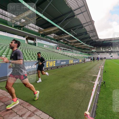 13.09.2026 - 21. swb-Marathon Bremen Michael Burmester http://msf.ph/oto/10304595 13.09.2026 12:53:00 Laufen im Stadion 102, 107, 145, 235, 313, 376, 541, 560, 615, 616, 675, 683, 696, 734, 740, 755, 792, 863, 982, 985, 987, 1033, 1043, 1056, 1207, 1232, 1252, 1297, 1433, 1445, 1492, 1528, 1542, 1646, 1664, 1704, 1707, 1814, 1955, 2007, 2008, 2043, 2203, 2280, 2350, 2362, 2401, 2422, 2447, 2454, 2480, 2498, 2767, 2820, 2847, 2858, 2997, 3085, 3149, 3236, 3336, 3362, 3448, 3566, 3830, 3899, 3988, 4165, 4283, 4429, 4475, 4573, 4605, 4651, 5079, 5168, 5379 meine-sportfotos.de