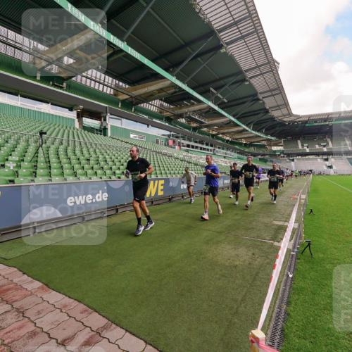 13.09.2026 - 21. swb-Marathon Bremen Michael Burmester http://msf.ph/oto/10304602 13.09.2026 12:53:07 Laufen im Stadion 102, 107, 145, 235, 313, 376, 472, 541, 560, 615, 616, 675, 683, 696, 734, 740, 755, 792, 863, 982, 985, 987, 1033, 1043, 1056, 1207, 1232, 1252, 1297, 1433, 1445, 1468, 1492, 1528, 1542, 1646, 1664, 1704, 1707, 1814, 1955, 2007, 2008, 2043, 2055, 2203, 2280, 2350, 2362, 2401, 2422, 2454, 2480, 2498, 2623, 2767, 2820, 2847, 2858, 2997, 3085, 3149, 3236, 3336, 3362, 3413, 3448, 3566, 3830, 3899, 3988, 4283, 4429, 4475, 4573, 4605, 4651, 5379 meine-sportfotos.de