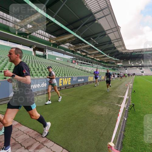 13.09.2026 - 21. swb-Marathon Bremen Michael Burmester http://msf.ph/oto/10304610 13.09.2026 12:53:10 Laufen im Stadion 102, 107, 145, 235, 313, 376, 472, 541, 560, 615, 616, 675, 683, 696, 740, 755, 792, 816, 863, 982, 985, 987, 1033, 1056, 1076, 1207, 1232, 1252, 1297, 1419, 1433, 1445, 1468, 1492, 1528, 1542, 1551, 1646, 1664, 1704, 1707, 1814, 1955, 2007, 2008, 2043, 2055, 2203, 2280, 2350, 2362, 2401, 2422, 2454, 2480, 2498, 2623, 2767, 2820, 2847, 2858, 2997, 3085, 3149, 3236, 3336, 3362, 3413, 3448, 3566, 3830, 3899, 3988, 4283, 4475, 4573, 4605, 4651 meine-sportfotos.de