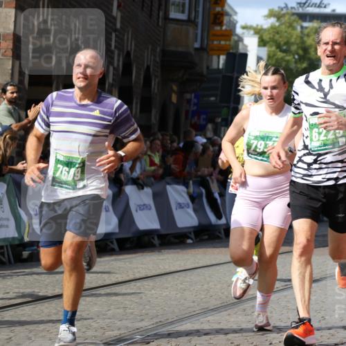 13.09.2026 - 21. swb-Marathon Bremen Strokosch-Dieckow http://msf.ph/oto/10304612 13.09.2026 13:30:06 Ziel 109, 124, 454, 716, 1073, 1173, 1581, 1861, 2289, 3320, 3618, 3667, 3908, 4115, 4524, 4575, 4576, 6006, 6127, 6725, 6930, 7079, 7093, 7384, 7884, 8267, 8481, 8594, 8612, 8771, 8899, 9049, 9534, 9747, 9770, 10013, 13031, 881, 1909, 1938, 2265, 2364, 2900, 4763, 5615, 6942, 7184, 7609, 7932, 7966, 8105, 8115, 8441, 8494, 9015, 9412, 9529 meine-sportfotos.de