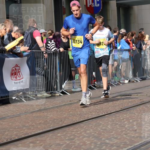 13.09.2026 - 21. swb-Marathon Bremen Strokosch-Dieckow http://msf.ph/oto/10304613 13.09.2026 10:52:38 Ziel 10284, 10304, 10714, 10734, 10827, 10863, 11038, 11238, 11282, 11386, 11575, 11597, 11766, 12019, 12338, 12369, 12398, 12399, 10193, 10339, 10652, 10761, 10812, 10906, 10958, 11002, 11109, 11144, 11350, 11362, 11604, 11605, 11610, 11669, 12319, 12361, 12399, 12439, 12533 meine-sportfotos.de