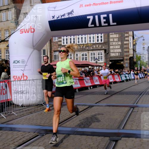 13.09.2026 - 21. swb-Marathon Bremen Tim E. http://msf.ph/oto/10304615 13.09.2026 10:48:28 Ziel 10142, 10316, 10329, 10638, 11058, 11135, 11193, 11241, 11781, 11815, 12354, 12487, 13620 meine-sportfotos.de