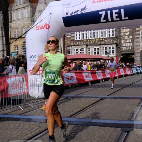 13.09.2026 - 21. swb-Marathon Bremen Tim E. http://msf.ph/oto/10304625 13.09.2026 10:48:29 Ziel 10142, 10316, 10329, 10421, 10638, 11058, 11135, 11193, 11241, 11781, 11815, 12354, 13620 meine-sportfotos.de