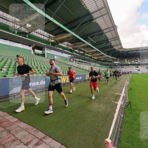 13.09.2026 - 21. swb-Marathon Bremen Michael Burmester http://msf.ph/oto/10304633 13.09.2026 12:53:18 Laufen im Stadion 102, 107, 145, 235, 313, 376, 472, 541, 560, 615, 616, 675, 683, 696, 740, 755, 792, 816, 827, 863, 982, 985, 987, 1033, 1056, 1076, 1207, 1232, 1252, 1297, 1419, 1433, 1445, 1468, 1492, 1528, 1542, 1551, 1646, 1664, 1704, 1707, 1814, 1955, 2007, 2008, 2043, 2055, 2203, 2280, 2350, 2362, 2401, 2422, 2454, 2480, 2498, 2499, 2623, 2701, 2767, 2820, 2847, 2858, 2882, 2913, 2971, 2997, 3085, 3149, 3236, 3336, 3362, 3413, 3448, 3566, 3830, 3899, 3988, 4283, 4475, 4573, 4605, 4651 meine-sportfotos.de