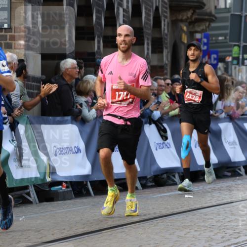 13.09.2026 - 21. swb-Marathon Bremen Strokosch-Dieckow http://msf.ph/oto/10304636 13.09.2026 12:58:39 Ziel 1379, 1472, 1604, 1717, 2073, 6198, 8394, 1576, 3624, 6929, 8065 meine-sportfotos.de