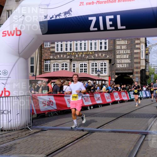 13.09.2026 - 21. swb-Marathon Bremen Tim E. http://msf.ph/oto/10304638 13.09.2026 10:48:30 Ziel 10142, 10316, 10329, 10421, 10638, 11058, 11135, 11193, 11241, 11781, 11815, 12259, 13620 meine-sportfotos.de