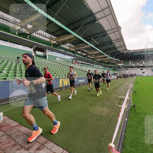 13.09.2026 - 21. swb-Marathon Bremen Michael Burmester http://msf.ph/oto/10304647 13.09.2026 12:53:22 Laufen im Stadion 102, 107, 145, 235, 313, 376, 472, 541, 560, 615, 616, 675, 683, 696, 740, 755, 792, 816, 827, 863, 982, 985, 987, 1033, 1056, 1076, 1207, 1232, 1252, 1297, 1419, 1433, 1445, 1468, 1492, 1528, 1542, 1551, 1646, 1664, 1704, 1707, 1814, 1955, 2007, 2008, 2043, 2055, 2203, 2280, 2350, 2362, 2401, 2422, 2454, 2480, 2498, 2499, 2623, 2701, 2767, 2820, 2858, 2882, 2913, 2971, 2997, 3085, 3149, 3236, 3336, 3362, 3413, 3448, 3566, 3830, 3899, 3988, 4283, 4475, 4605, 4651 meine-sportfotos.de