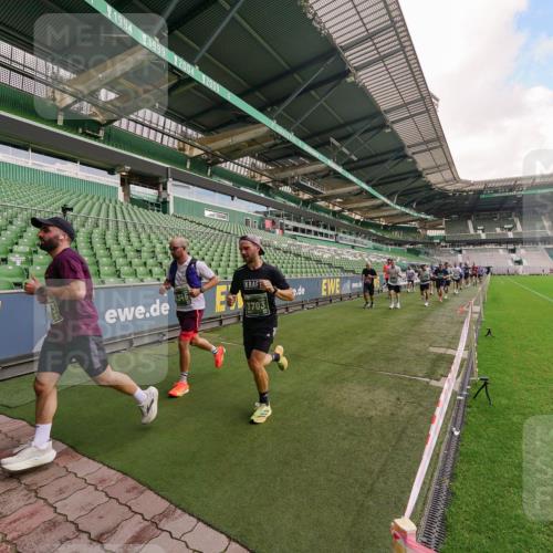13.09.2026 - 21. swb-Marathon Bremen Michael Burmester http://msf.ph/oto/10304667 13.09.2026 12:53:30 Laufen im Stadion 102, 107, 145, 189, 313, 376, 385, 472, 481, 541, 560, 615, 616, 666, 675, 683, 696, 740, 755, 792, 816, 827, 982, 985, 987, 1033, 1056, 1076, 1207, 1232, 1252, 1297, 1419, 1433, 1445, 1468, 1528, 1542, 1551, 1631, 1646, 1658, 1664, 1704, 1707, 1814, 1955, 2007, 2043, 2055, 2203, 2280, 2350, 2362, 2401, 2422, 2454, 2480, 2498, 2499, 2623, 2701, 2767, 2820, 2824, 2858, 2882, 2913, 2971, 2997, 3054, 3085, 3149, 3236, 3336, 3362, 3413, 3448, 3830, 3988, 4283, 4475, 4605, 4651 meine-sportfotos.de