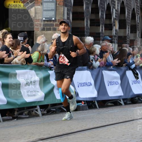 13.09.2026 - 21. swb-Marathon Bremen Strokosch-Dieckow http://msf.ph/oto/10304669 13.09.2026 12:58:41 Ziel 1379, 1472, 1604, 1717, 6198, 8311, 8394, 1576, 3624, 4847, 6929, 8065 meine-sportfotos.de