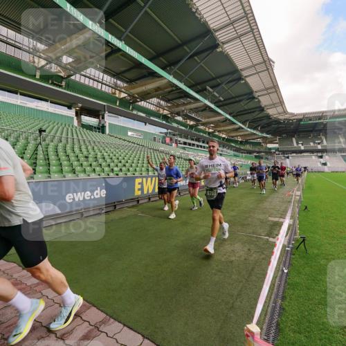 13.09.2026 - 21. swb-Marathon Bremen Michael Burmester http://msf.ph/oto/10304680 13.09.2026 12:53:35 Laufen im Stadion 102, 107, 145, 189, 313, 376, 385, 472, 481, 541, 560, 615, 616, 666, 675, 683, 696, 740, 755, 792, 816, 827, 982, 985, 987, 1033, 1056, 1076, 1207, 1232, 1252, 1297, 1419, 1433, 1445, 1468, 1528, 1542, 1551, 1631, 1646, 1658, 1664, 1704, 1707, 1814, 2007, 2043, 2055, 2203, 2280, 2350, 2362, 2401, 2422, 2454, 2480, 2498, 2499, 2623, 2701, 2767, 2820, 2824, 2858, 2882, 2913, 2962, 2971, 2997, 3054, 3085, 3149, 3236, 3336, 3357, 3362, 3413, 3448, 3830, 3988, 4283, 4475, 4605, 4651 meine-sportfotos.de