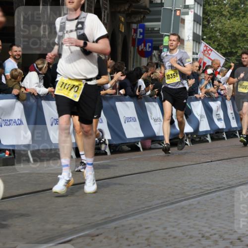 13.09.2026 - 21. swb-Marathon Bremen Strokosch-Dieckow http://msf.ph/oto/10304695 13.09.2026 10:51:00 Ziel 10267, 10764, 11076, 11220, 11276, 11664, 11742, 11753, 11774, 11961, 12052, 12070, 12309, 12488, 13544, 10471, 10515, 10808, 11339, 11503, 11537, 11801, 11973, 12133, 12552 meine-sportfotos.de