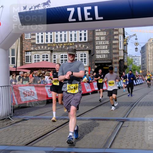 13.09.2026 - 21. swb-Marathon Bremen Tim E. http://msf.ph/oto/10304697 13.09.2026 10:48:33 Ziel 10316, 10329, 10421, 10638, 11058, 11135, 11193, 11241, 11683, 11781, 11815, 12259 meine-sportfotos.de