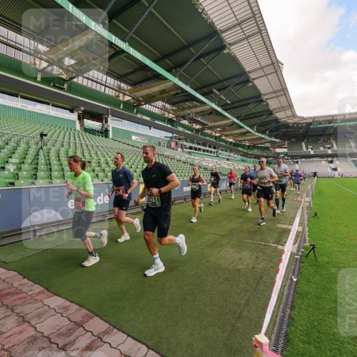 13.09.2026 - 21. swb-Marathon Bremen Michael Burmester http://msf.ph/oto/10304727 13.09.2026 12:53:46 Laufen im Stadion 102, 107, 145, 161, 189, 313, 376, 385, 461, 472, 481, 541, 560, 615, 616, 666, 675, 683, 696, 740, 755, 792, 816, 827, 982, 985, 987, 1033, 1056, 1076, 1207, 1252, 1297, 1419, 1433, 1445, 1468, 1528, 1542, 1551, 1631, 1646, 1658, 1664, 1704, 1707, 1814, 2007, 2043, 2055, 2203, 2280, 2350, 2362, 2401, 2422, 2454, 2480, 2499, 2623, 2701, 2767, 2801, 2820, 2824, 2858, 2882, 2913, 2962, 2971, 2997, 3012, 3054, 3149, 3236, 3336, 3357, 3362, 3413, 3448, 4605 meine-sportfotos.de