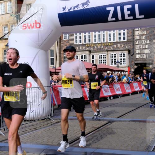 13.09.2026 - 21. swb-Marathon Bremen Tim E. http://msf.ph/oto/10304733 13.09.2026 10:48:35 Ziel 10316, 10421, 10638, 11058, 11135, 11241, 11582, 11683, 11781, 11815, 12259, 13570 meine-sportfotos.de