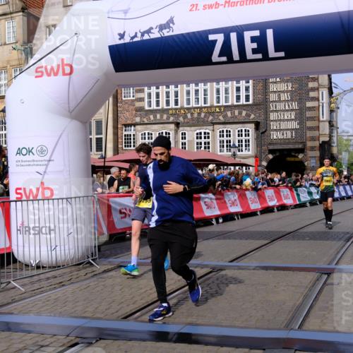 13.09.2026 - 21. swb-Marathon Bremen Tim E. http://msf.ph/oto/10304745 13.09.2026 10:48:38 Ziel 10316, 10421, 10426, 10638, 11135, 11241, 11582, 11683, 11781, 11815, 11837, 12259, 13570 meine-sportfotos.de