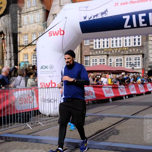13.09.2026 - 21. swb-Marathon Bremen Tim E. http://msf.ph/oto/10304758 13.09.2026 10:48:39 Ziel 10316, 10421, 10426, 10638, 10814, 11135, 11241, 11582, 11683, 11781, 11815, 11837, 12259, 13570 meine-sportfotos.de