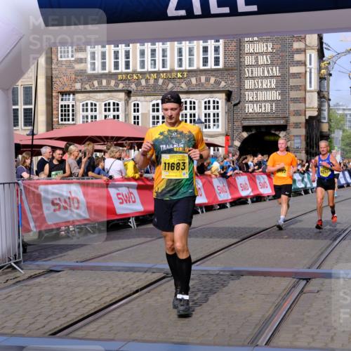 13.09.2026 - 21. swb-Marathon Bremen Tim E. http://msf.ph/oto/10304765 13.09.2026 10:48:41 Ziel 10231, 10269, 10421, 10426, 10489, 10638, 10770, 10814, 11135, 11241, 11582, 11683, 11781, 11815, 11837, 12259, 13570 meine-sportfotos.de