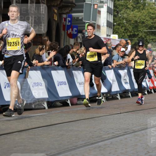 13.09.2026 - 21. swb-Marathon Bremen Strokosch-Dieckow http://msf.ph/oto/10304793 13.09.2026 10:51:02 Ziel 10267, 10764, 11076, 11170, 11220, 11276, 11664, 11753, 11774, 11961, 12052, 12070, 12179, 12309, 12488, 12560, 13544, 10471, 10515, 10808, 11339, 11503, 11537, 11801, 11973, 12051, 12133, 12552 meine-sportfotos.de
