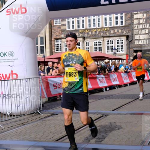 13.09.2026 - 21. swb-Marathon Bremen Tim E. http://msf.ph/oto/10304796 13.09.2026 10:48:41 Ziel 10231, 10269, 10421, 10426, 10489, 10638, 10770, 10814, 11135, 11241, 11582, 11683, 11781, 11815, 11837, 12259, 13570 meine-sportfotos.de