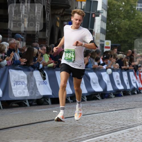 13.09.2026 - 21. swb-Marathon Bremen Strokosch-Dieckow http://msf.ph/oto/10304804 13.09.2026 12:58:50 Ziel 346, 1472, 2049, 5672, 6198, 8311, 8394, 1118, 3624, 3688, 4399, 4847, 8065, 8994, 9120, 9329 meine-sportfotos.de