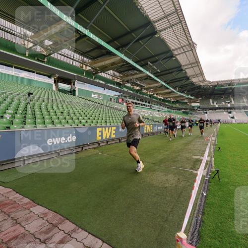 13.09.2026 - 21. swb-Marathon Bremen Michael Burmester http://msf.ph/oto/10304813 13.09.2026 12:54:03 Laufen im Stadion 102, 145, 161, 189, 201, 313, 376, 385, 461, 472, 481, 541, 560, 615, 616, 666, 675, 696, 740, 755, 816, 827, 982, 985, 987, 1053, 1056, 1076, 1207, 1252, 1297, 1419, 1433, 1445, 1468, 1528, 1542, 1551, 1631, 1658, 1664, 1704, 1707, 1814, 2043, 2055, 2280, 2350, 2362, 2390, 2401, 2422, 2454, 2499, 2623, 2701, 2733, 2801, 2820, 2824, 2858, 2870, 2882, 2913, 2922, 2962, 2971, 2997, 3012, 3054, 3206, 3236, 3241, 3356, 3357, 3362, 3413, 4605 meine-sportfotos.de