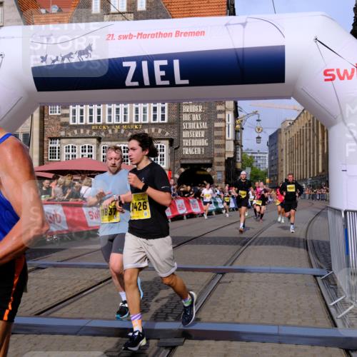 13.09.2026 - 21. swb-Marathon Bremen Tim E. http://msf.ph/oto/10304880 13.09.2026 10:48:46 Ziel 10231, 10269, 10421, 10426, 10489, 10538, 10638, 10770, 10814, 10917, 10993, 11135, 11196, 11582, 11611, 11683, 11815, 11837, 12259, 13570 meine-sportfotos.de