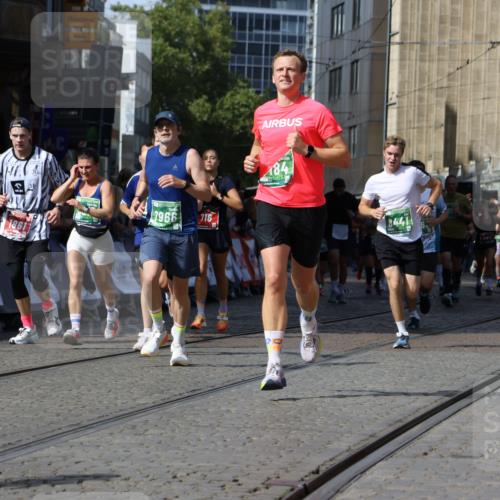 13.09.2026 - 21. swb-Marathon Bremen Strokosch-Dieckow http://msf.ph/oto/10304890 13.09.2026 13:30:09 Ziel 109, 124, 454, 716, 1073, 1173, 1205, 1581, 1759, 1848, 1861, 2289, 3320, 3618, 3667, 3908, 4115, 4524, 4575, 4576, 5631, 6006, 6127, 6725, 7079, 7093, 7884, 8267, 8481, 8612, 8771, 8899, 9049, 9534, 9747, 9770, 10013, 881, 1909, 1938, 2265, 2364, 2900, 4763, 5615, 7184, 7966, 8090, 8105, 8169, 8314, 8441, 8494, 9015, 9412, 9529 meine-sportfotos.de