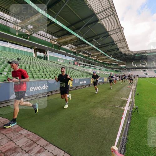 13.09.2026 - 21. swb-Marathon Bremen Michael Burmester http://msf.ph/oto/10304941 13.09.2026 12:54:35 Laufen im Stadion 145, 161, 189, 201, 205, 313, 376, 385, 388, 461, 472, 481, 495, 541, 560, 615, 616, 666, 675, 696, 740, 755, 816, 827, 982, 985, 987, 1053, 1056, 1076, 1197, 1207, 1390, 1419, 1433, 1445, 1468, 1551, 1599, 1631, 1658, 1664, 1704, 1707, 1814, 2055, 2125, 2234, 2251, 2280, 2362, 2383, 2390, 2401, 2422, 2454, 2474, 2499, 2623, 2701, 2733, 2801, 2820, 2824, 2870, 2882, 2913, 2922, 2962, 2971, 2997, 3012, 3054, 3134, 3175, 3206, 3241, 3246, 3346, 3356, 3357, 3413, 3706, 3716, 3836 meine-sportfotos.de