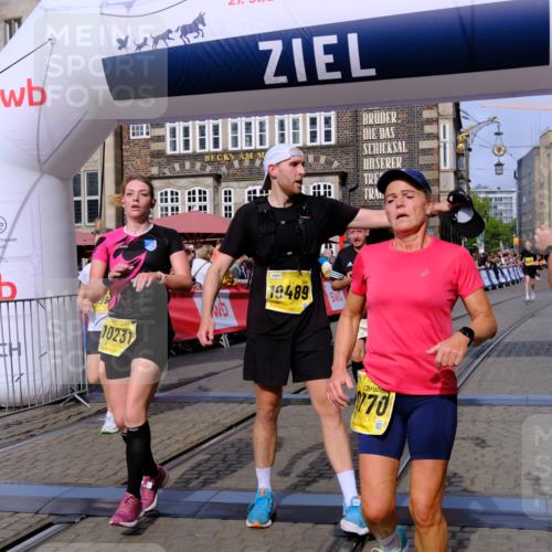 13.09.2026 - 21. swb-Marathon Bremen Tim E. http://msf.ph/oto/10305020 13.09.2026 10:48:51 Ziel 10231, 10269, 10426, 10489, 10538, 10770, 10814, 10815, 10917, 10993, 11196, 11372, 11582, 11611, 11683, 11837, 13570 meine-sportfotos.de