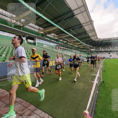 13.09.2026 - 21. swb-Marathon Bremen Michael Burmester http://msf.ph/oto/10305035 13.09.2026 12:54:50 Laufen im Stadion 161, 189, 201, 205, 313, 376, 385, 388, 461, 472, 481, 495, 541, 560, 615, 616, 666, 675, 696, 740, 816, 827, 913, 982, 1053, 1058, 1076, 1197, 1207, 1390, 1419, 1468, 1551, 1599, 1631, 1645, 1658, 1707, 1814, 2055, 2125, 2234, 2251, 2280, 2319, 2362, 2383, 2390, 2422, 2454, 2474, 2499, 2623, 2701, 2733, 2801, 2824, 2870, 2882, 2913, 2922, 2962, 2971, 2997, 3012, 3054, 3057, 3134, 3175, 3192, 3206, 3241, 3246, 3346, 3356, 3357, 3413, 3706, 3716, 3836, 4137, 5530, 6106 meine-sportfotos.de