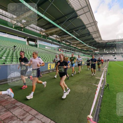 13.09.2026 - 21. swb-Marathon Bremen Michael Burmester http://msf.ph/oto/10305038 13.09.2026 12:54:51 Laufen im Stadion 161, 189, 201, 205, 313, 376, 385, 388, 461, 472, 481, 495, 541, 560, 615, 616, 666, 675, 696, 740, 816, 827, 913, 982, 1053, 1058, 1076, 1197, 1207, 1390, 1419, 1468, 1551, 1599, 1631, 1645, 1658, 1707, 1814, 2055, 2125, 2234, 2251, 2280, 2319, 2362, 2383, 2390, 2422, 2454, 2474, 2499, 2623, 2701, 2733, 2801, 2824, 2870, 2882, 2913, 2922, 2962, 2971, 2997, 3012, 3054, 3057, 3134, 3175, 3192, 3206, 3241, 3246, 3346, 3356, 3357, 3413, 3706, 3716, 3836, 4137, 5530, 6106 meine-sportfotos.de