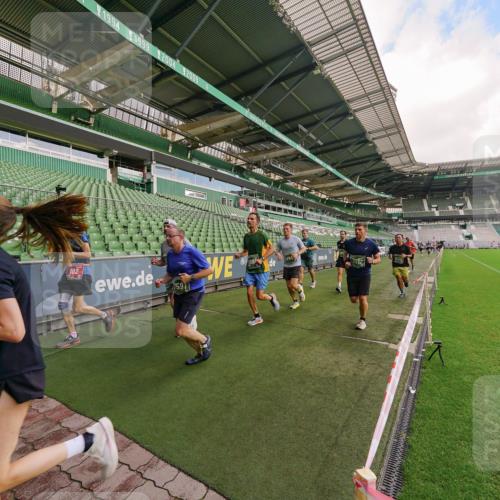 13.09.2026 - 21. swb-Marathon Bremen Michael Burmester http://msf.ph/oto/10305047 13.09.2026 12:54:51 Laufen im Stadion 161, 189, 201, 205, 313, 376, 385, 388, 461, 472, 481, 495, 541, 560, 615, 616, 666, 675, 696, 740, 816, 827, 913, 982, 1053, 1058, 1076, 1197, 1207, 1390, 1419, 1468, 1551, 1599, 1631, 1645, 1658, 1707, 1814, 2055, 2125, 2234, 2251, 2280, 2319, 2362, 2383, 2390, 2422, 2454, 2474, 2499, 2623, 2701, 2733, 2801, 2824, 2870, 2882, 2913, 2922, 2962, 2971, 2997, 3012, 3054, 3057, 3134, 3175, 3192, 3206, 3241, 3246, 3346, 3356, 3357, 3413, 3706, 3716, 3836, 4137, 5530, 6106 meine-sportfotos.de