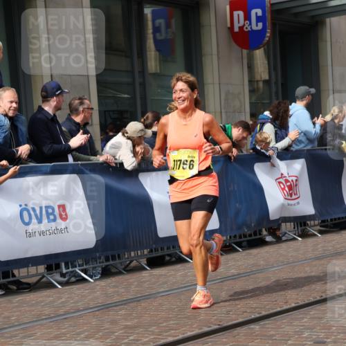 13.09.2026 - 21. swb-Marathon Bremen Strokosch-Dieckow http://msf.ph/oto/10305061 13.09.2026 10:52:54 Ziel 10284, 10448, 10585, 10714, 10757, 10780, 11012, 11168, 11238, 11282, 11379, 11575, 12040, 12170, 12275, 12369, 12398, 12461, 10193, 10304, 10339, 10652, 10734, 10827, 10863, 10906, 11002, 11038, 11109, 11144, 11350, 11362, 11386, 11597, 11766, 12019, 12338, 12399 meine-sportfotos.de