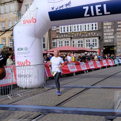 13.09.2026 - 21. swb-Marathon Bremen Tim E. http://msf.ph/oto/10305069 13.09.2026 10:48:59 Ziel 10231, 10269, 10489, 10538, 10770, 10814, 10815, 10917, 10993, 11196, 11372, 11611, 11885, 13512 meine-sportfotos.de