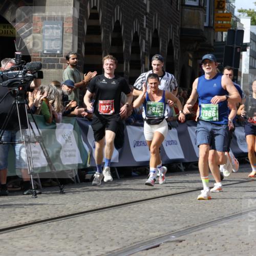 13.09.2026 - 21. swb-Marathon Bremen Strokosch-Dieckow http://msf.ph/oto/10305076 13.09.2026 13:30:09 Ziel 109, 124, 454, 716, 1073, 1173, 1205, 1581, 1759, 1848, 1861, 2289, 3320, 3618, 3667, 3908, 4115, 4524, 4575, 4576, 5631, 6006, 6127, 6725, 7079, 7093, 7884, 8267, 8481, 8612, 8771, 8899, 9049, 9534, 9747, 9770, 10013, 881, 1909, 1938, 2265, 2364, 2900, 4763, 5615, 7184, 7966, 8090, 8105, 8169, 8314, 8441, 8494, 9015, 9412, 9529 meine-sportfotos.de