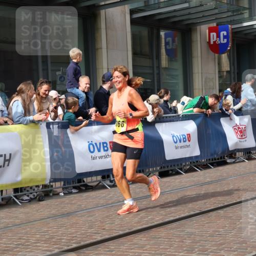13.09.2026 - 21. swb-Marathon Bremen Strokosch-Dieckow http://msf.ph/oto/10305082 13.09.2026 10:52:54 Ziel 10284, 10448, 10585, 10714, 10757, 10780, 11012, 11168, 11238, 11282, 11379, 11575, 12040, 12170, 12275, 12369, 12398, 12461, 10193, 10304, 10339, 10652, 10734, 10827, 10863, 10906, 11002, 11038, 11109, 11144, 11350, 11362, 11386, 11597, 11766, 12019, 12338, 12399 meine-sportfotos.de