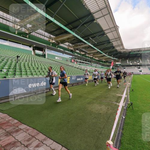 13.09.2026 - 21. swb-Marathon Bremen Michael Burmester http://msf.ph/oto/10305093 13.09.2026 12:55:05 Laufen im Stadion 161, 189, 201, 205, 385, 388, 411, 461, 472, 481, 495, 655, 666, 675, 816, 827, 854, 913, 1053, 1058, 1076, 1197, 1390, 1419, 1468, 1537, 1551, 1599, 1631, 1645, 1658, 2055, 2122, 2125, 2234, 2251, 2319, 2383, 2390, 2474, 2499, 2604, 2623, 2701, 2733, 2801, 2824, 2870, 2882, 2913, 2922, 2962, 2971, 3012, 3054, 3057, 3134, 3175, 3192, 3206, 3241, 3246, 3346, 3356, 3357, 3413, 3706, 3716, 3836, 4135, 4137, 4413, 4733, 5277, 5430, 5530, 6106, 107, 2498 meine-sportfotos.de
