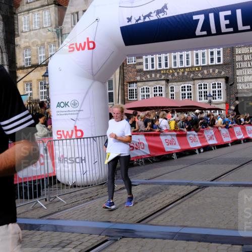 13.09.2026 - 21. swb-Marathon Bremen Tim E. http://msf.ph/oto/10305094 13.09.2026 10:48:59 Ziel 10231, 10269, 10489, 10538, 10770, 10814, 10815, 10917, 10993, 11196, 11372, 11611, 11885, 13512 meine-sportfotos.de