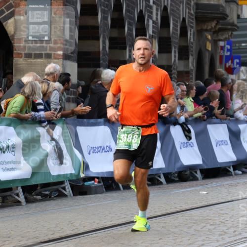 13.09.2026 - 21. swb-Marathon Bremen Strokosch-Dieckow http://msf.ph/oto/10305099 13.09.2026 12:59:05 Ziel 1576, 2049, 3624, 5672, 6929, 8065, 658, 1248, 1508, 1751, 1993, 2651, 3584, 4096, 6991, 8383, 9533 meine-sportfotos.de