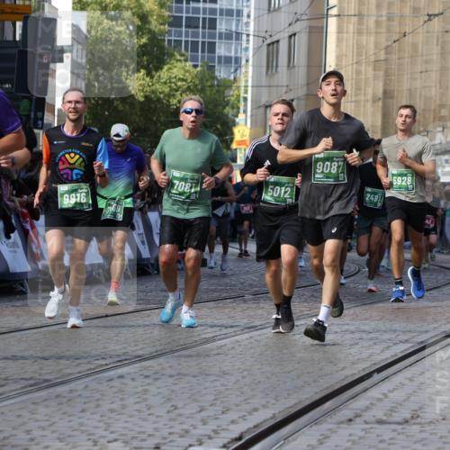 13.09.2026 - 21. swb-Marathon Bremen Strokosch-Dieckow http://msf.ph/oto/10305115 13.09.2026 13:24:08 Ziel 342, 2210, 2288, 2485, 2517, 2560, 3044, 3642, 4601, 4671, 5011, 5116, 5146, 5231, 5908, 6157, 6332, 6648, 7105, 7216, 7357, 7475, 7761, 8051, 8052, 8095, 8290, 10059, 10115, 13007, 13197, 776, 909, 1250, 2295, 2491, 4000, 4559, 5012, 5208, 5481, 5928, 5929, 6105, 7059, 7069, 7081, 7156, 8082, 8415, 9087, 9916 meine-sportfotos.de
